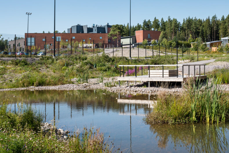 Tämän kuvan alt-attribuutti on tyhjä; Tiedoston nimi on Sipoonlahden-koulu_008-790x527.jpg